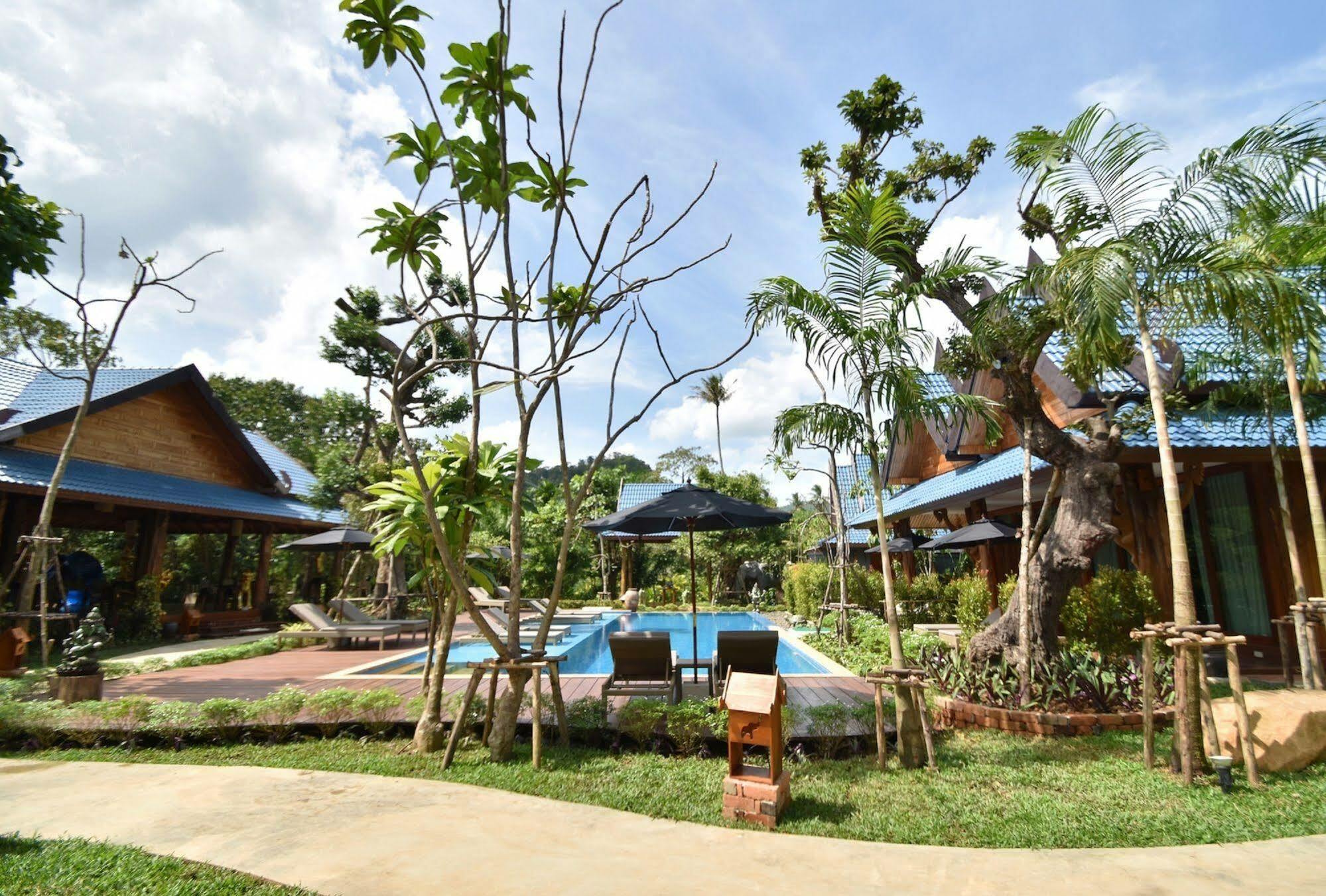 The Nine Thipthara Klongson Resort Ban Nong Thale Екстериор снимка
