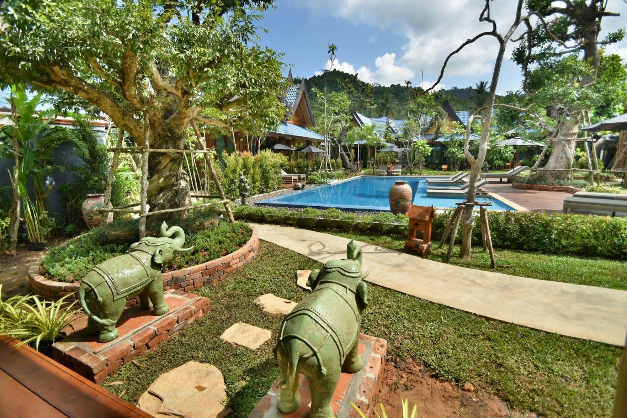 The Nine Thipthara Klongson Resort Ban Nong Thale Екстериор снимка
